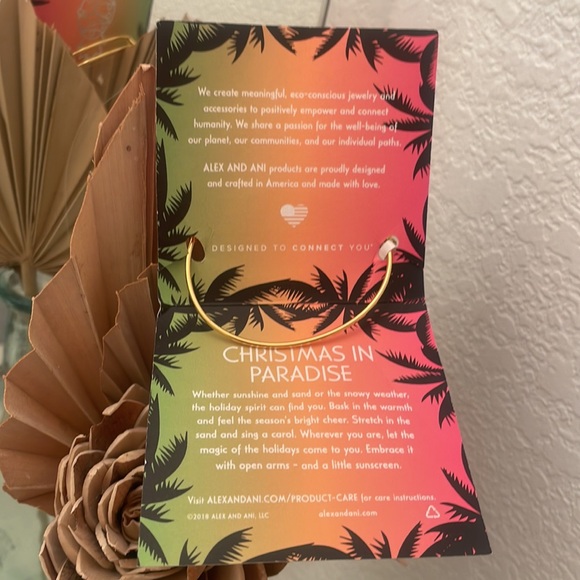 Alex and Ani Christmas pineapple gold bracelet - Picture 5 of 5